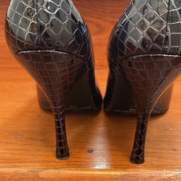 Enzo Angiolini Eamaylie Black Texture Peep Toe Heels - Picture 4 of 15